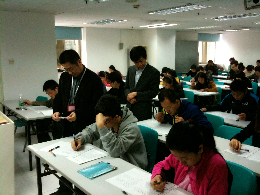 http://www.bctedu.com/Uploads/xljydk/201335102658240王院长巡考.jpg